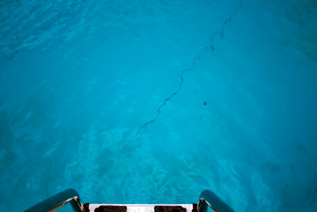 swimming-pool-cracks